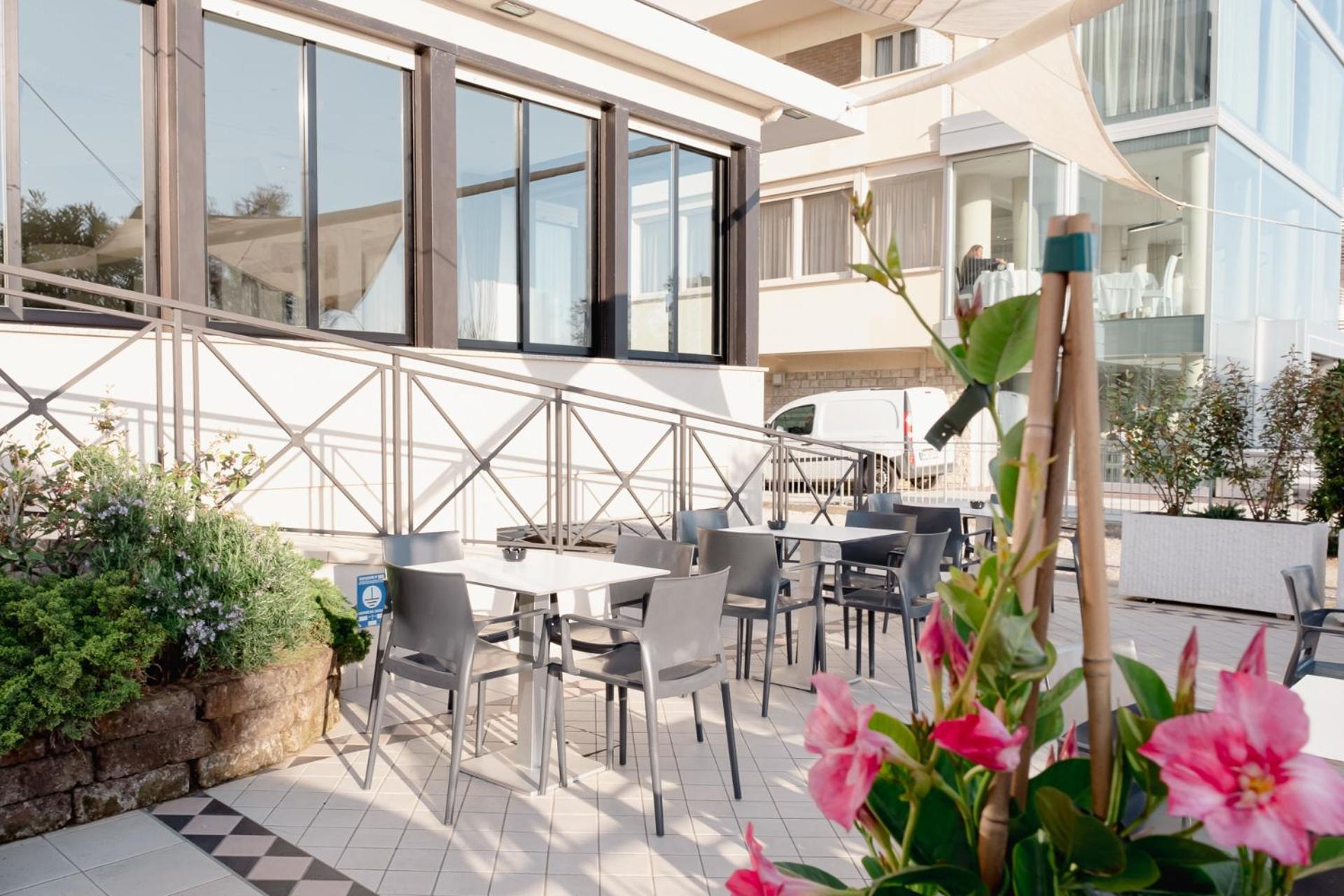 Hotel Rudy Cervia Exterior foto