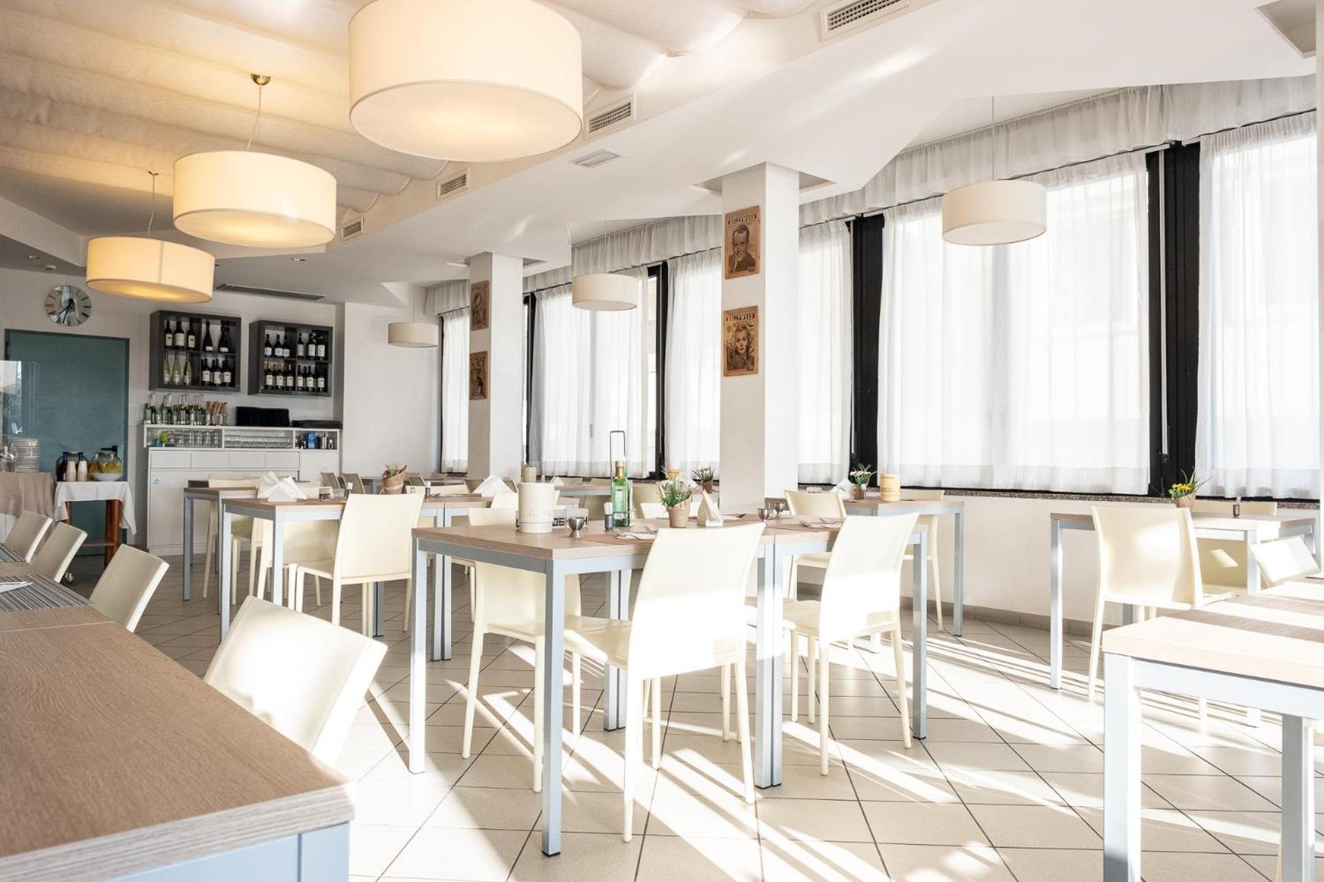 Hotel Rudy Cervia Exterior foto